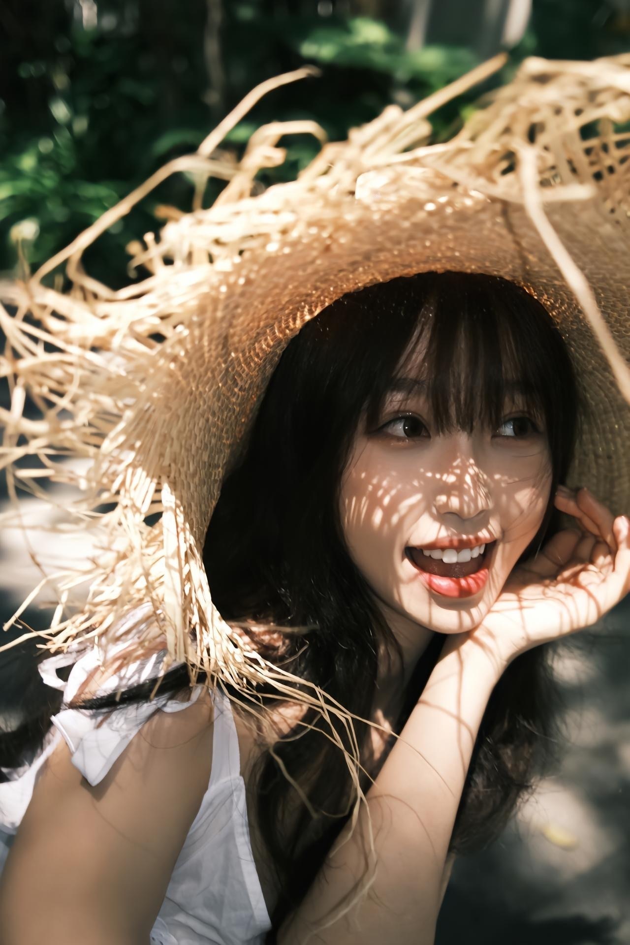  위슈신 /虞书欣( Yú Shūxīn, Esther Yu, 우서흔)