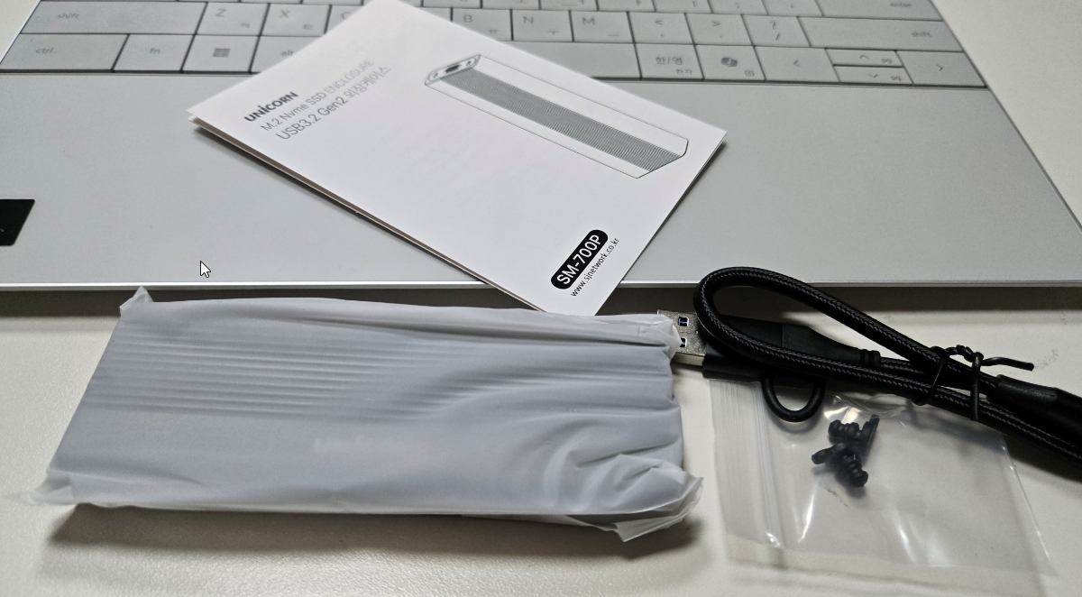 NVME SSD 외장 케이스 UNiCORN SM-700P 리뷰 사진 3