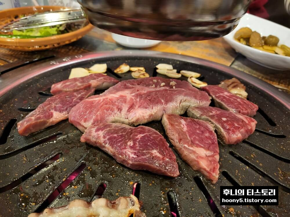영화네 소 한마리 고기굽는 모습 1