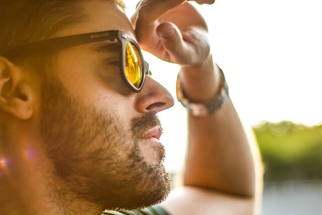 선글라스 고르는 법 (+ 선글라스 세척/관리법 및 렌즈 교체 주기)