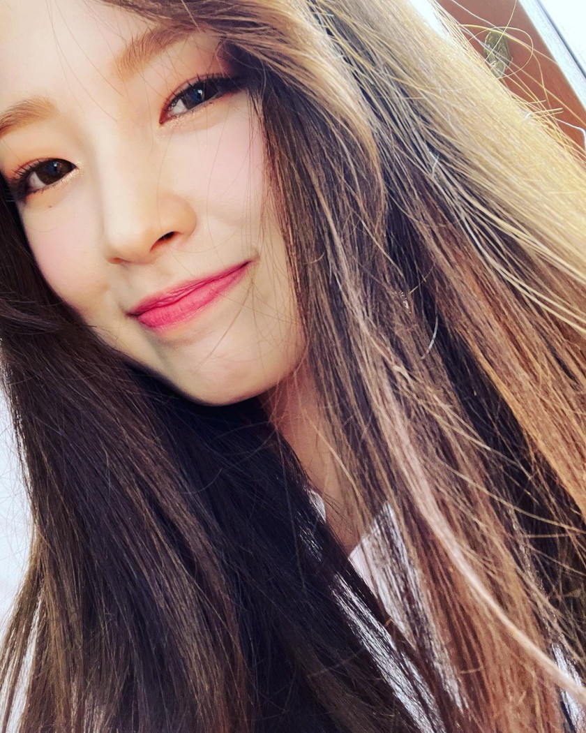  오마이걸 아린 V앱 라이브 미모움짤 mp4