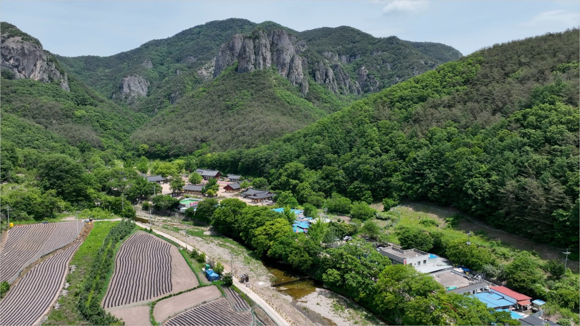  경북 청송 특산물 사과, 청송 가볼만한 곳 달기 약수터 주왕산 용추협곡