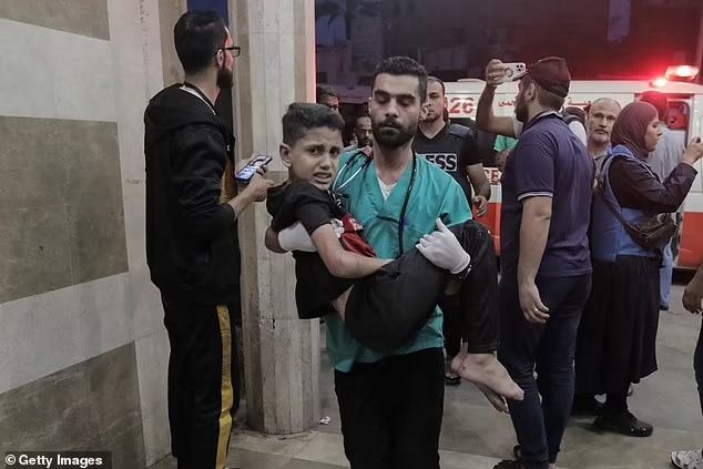 이스라엘 가자 알시파 병원 하마스 습격 작전 VIDEO:Israeli soldiers storm Al-Shifa hospital as they bid to prove once...