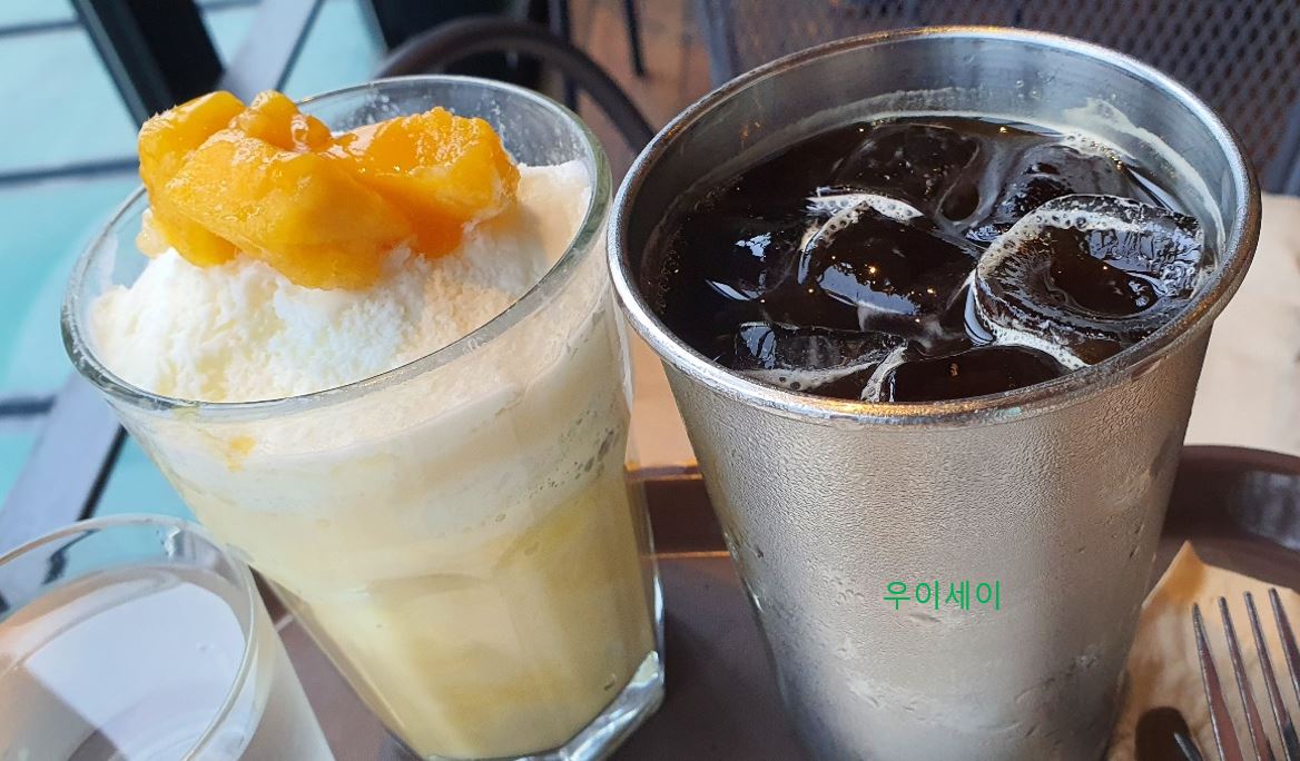 망고스노우쉐이크 + 아메리카노