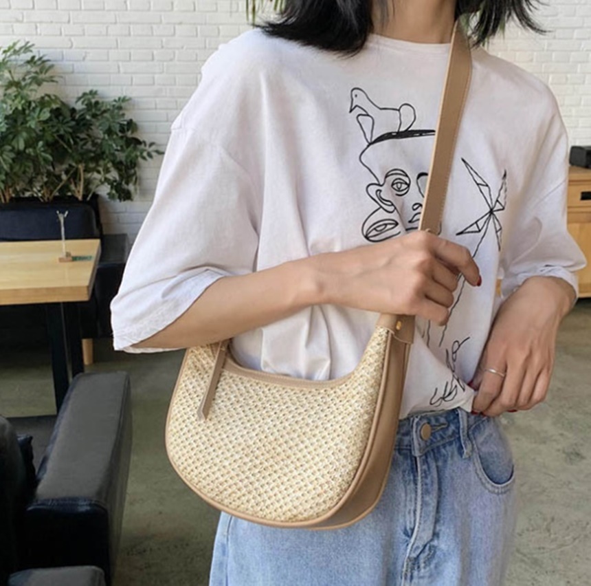  라탄백 하나 구매해 봤어요