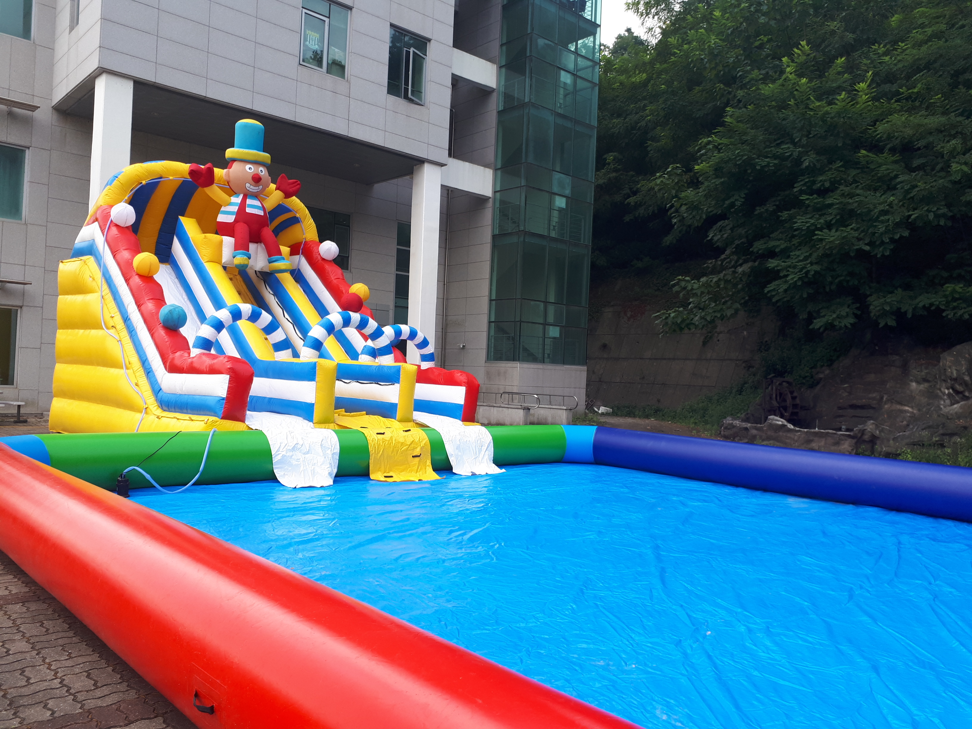  안양00교회 여름성경학교 장안대학교 에어바운스 수영장 설치 대형풀장설치업체