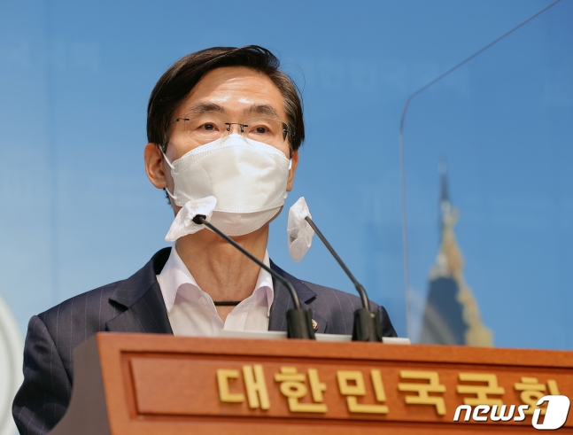  與조경태 “이준석 내쫓으려 비겁한 술수…우리당 공정 말할 자격 없어”