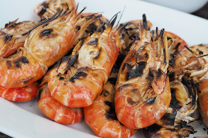 Exploring the Nutritional Benefits of Eating Shrimp Heads and Tails.