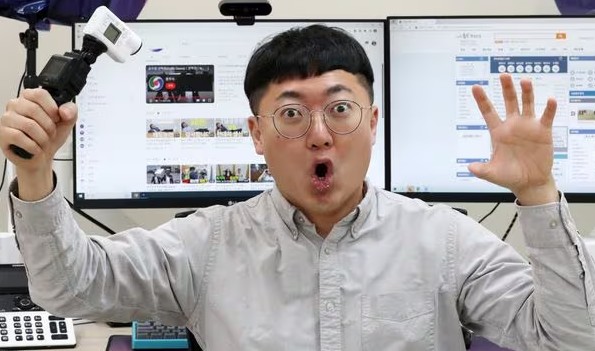충주맨사진