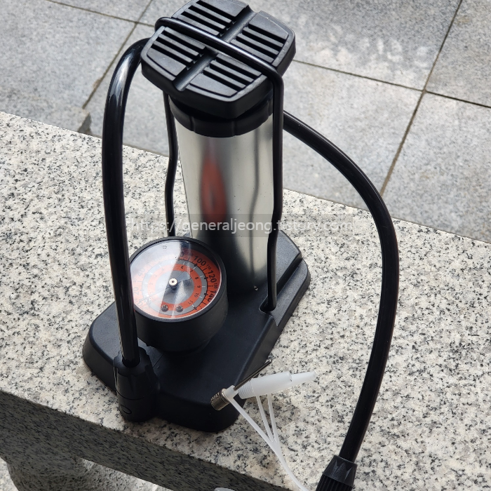 자전거_타이어_팽창_방법_자전거_타이어_공기압_측정방법_자전거펌프_추천_실물_제품_사진