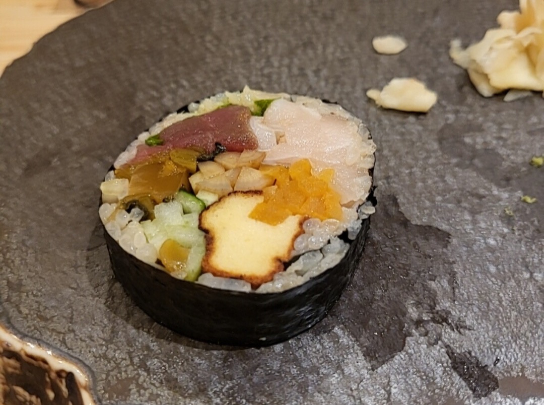 김밥처럼 생긴 오또마키입니다.
