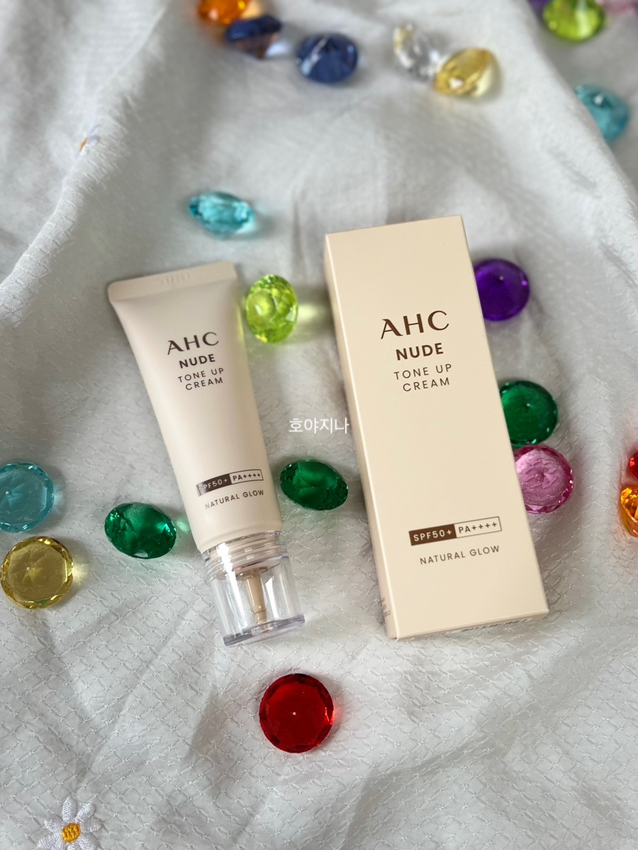  [AHC] 갓 관리 받은 듯한 수분광 피부 비결! 매일 입는 AHC 수분 누드크림 