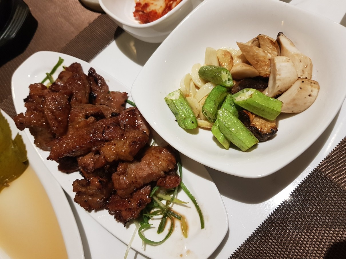 호치민 1군 고기집 맛집 청담육화점(Chungdam BBQ) - 채소 구이