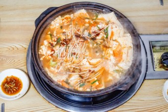 촌두부전골 돼지고기김치찌개 두부구이 