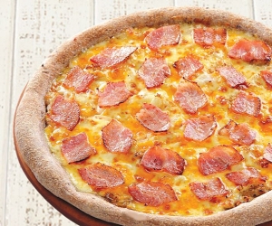 피자 알볼로 메뉴 엣지 베이컨 체다 치즈 레귤러 라지 사이즈