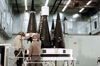 MIRV는 하나의 대륙간탄도미사일에 여러 개의 핵탄두를 탑재해 한번에 다수의 목표지점을 공격할 수 있다