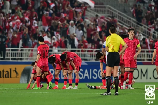 올림픽 꿈 좌절&#44; 승부차기의 눈물: 한국 U-23 축구대표팀의 아쉬운 패배