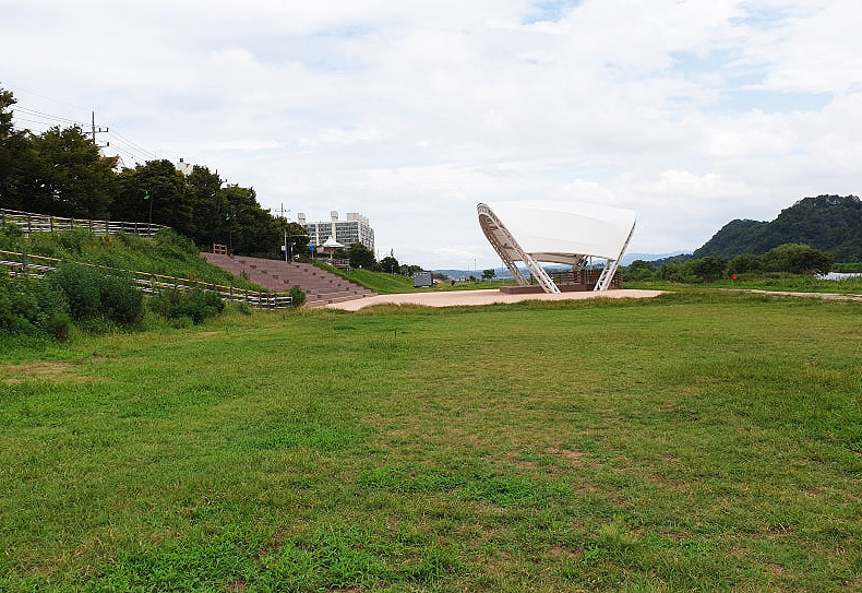 진주 하대둔치파크골프장. 경상남도 진주시 하대동 37-1 (하대동 채육시설 둔치)