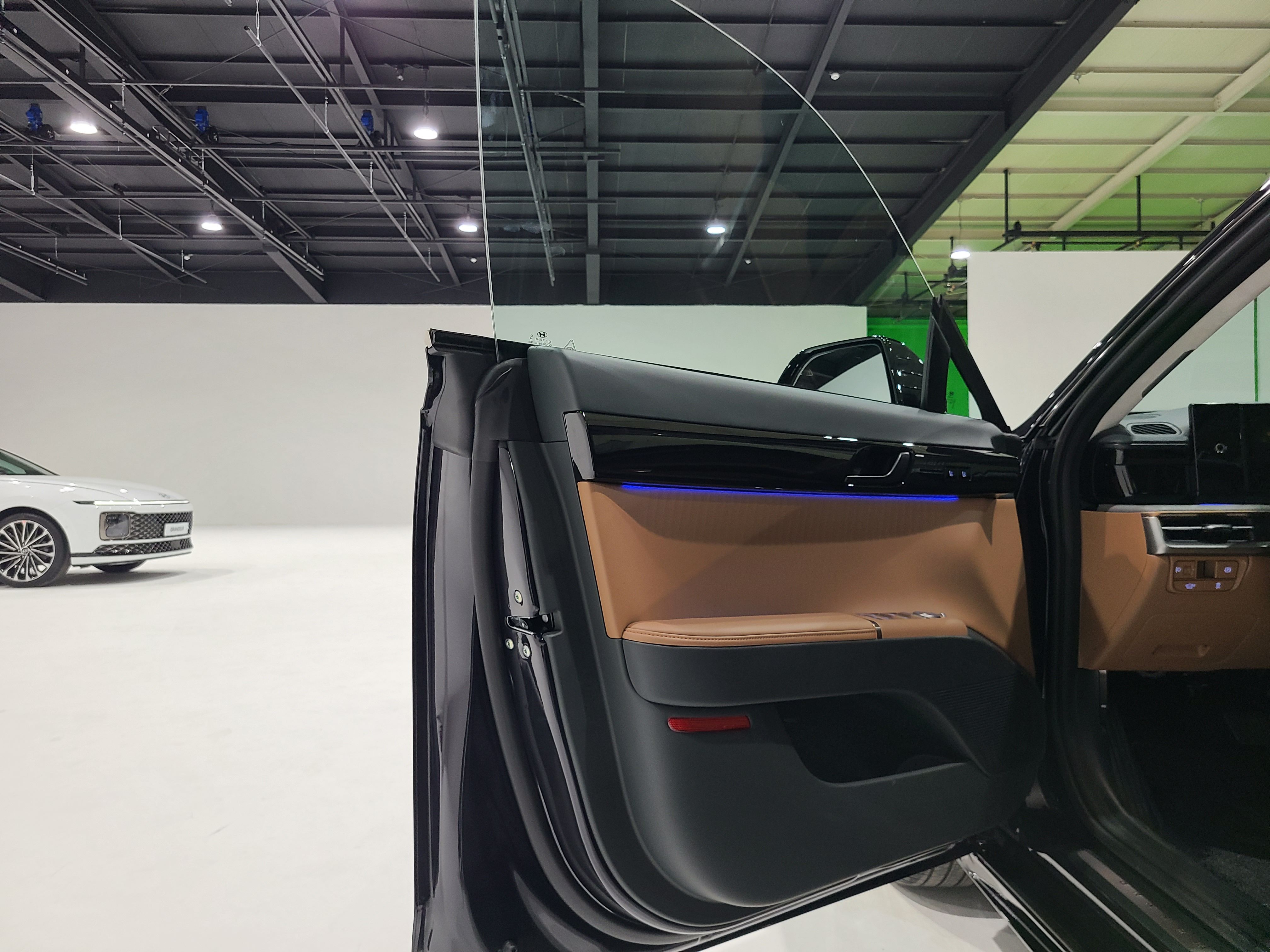 2023 신형 디올뉴그랜저(GN7) 캘리그래피 - 도어 디자인 앞좌석