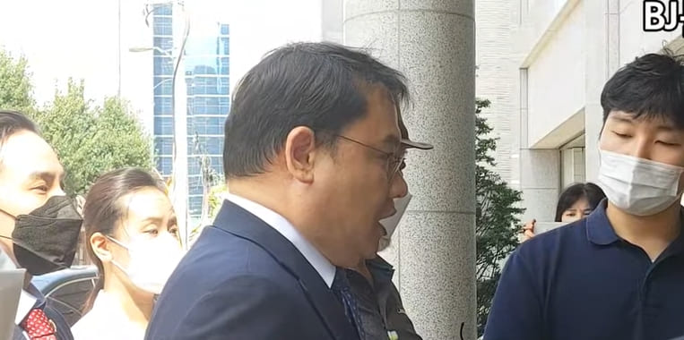  경찰이 이준석 수사에 미적미적 대는 이유