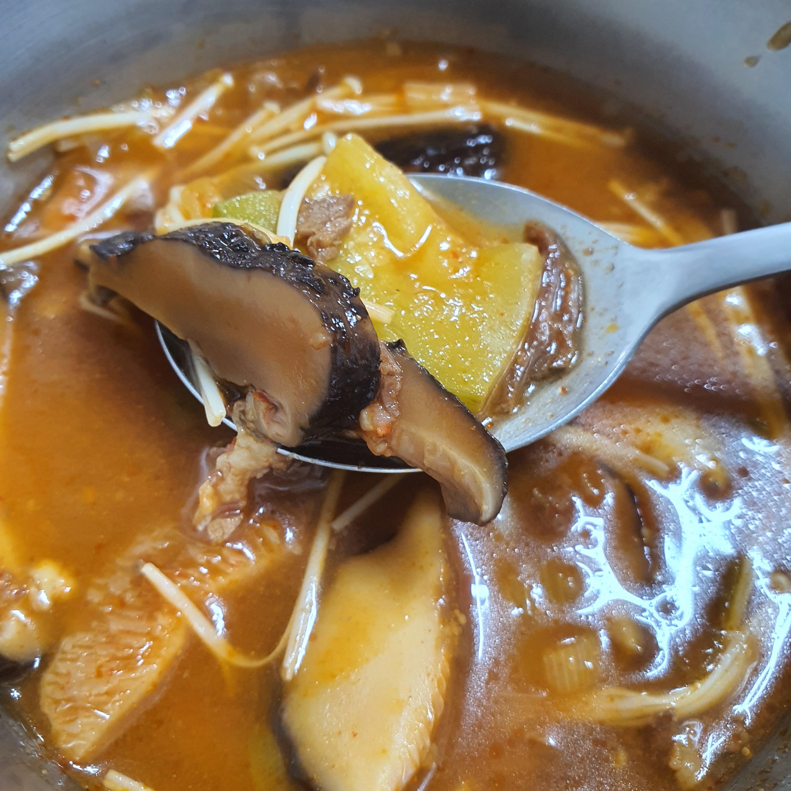  가창 파동 맛집 다래식당, 버섯찌개 엄청 푸짐한 백반, 쉽게 만나기 어려운 메뉴, 버섯 듬뿍, 파동행정복지센터 밥집