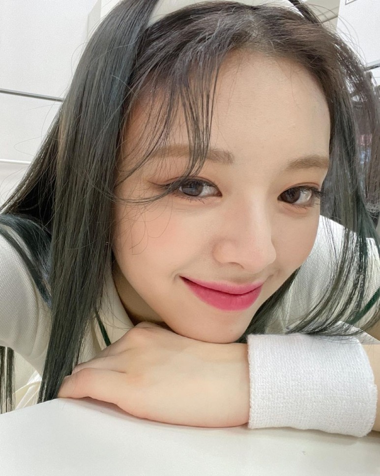  ITZY 유나 인스타그램 셀카 사진들 모음
