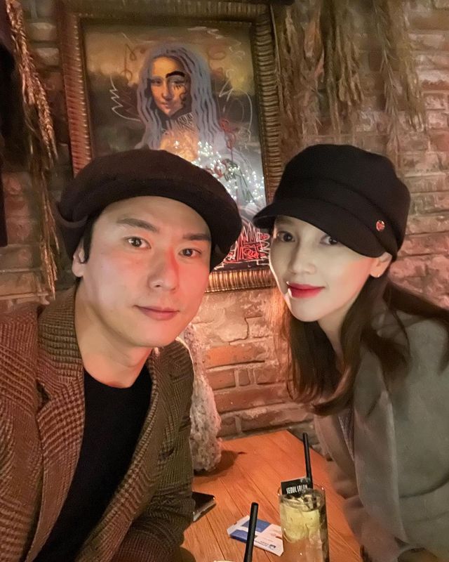  아유미, 권기범과 혼인신고 완료 인증…"잘 살아보자"