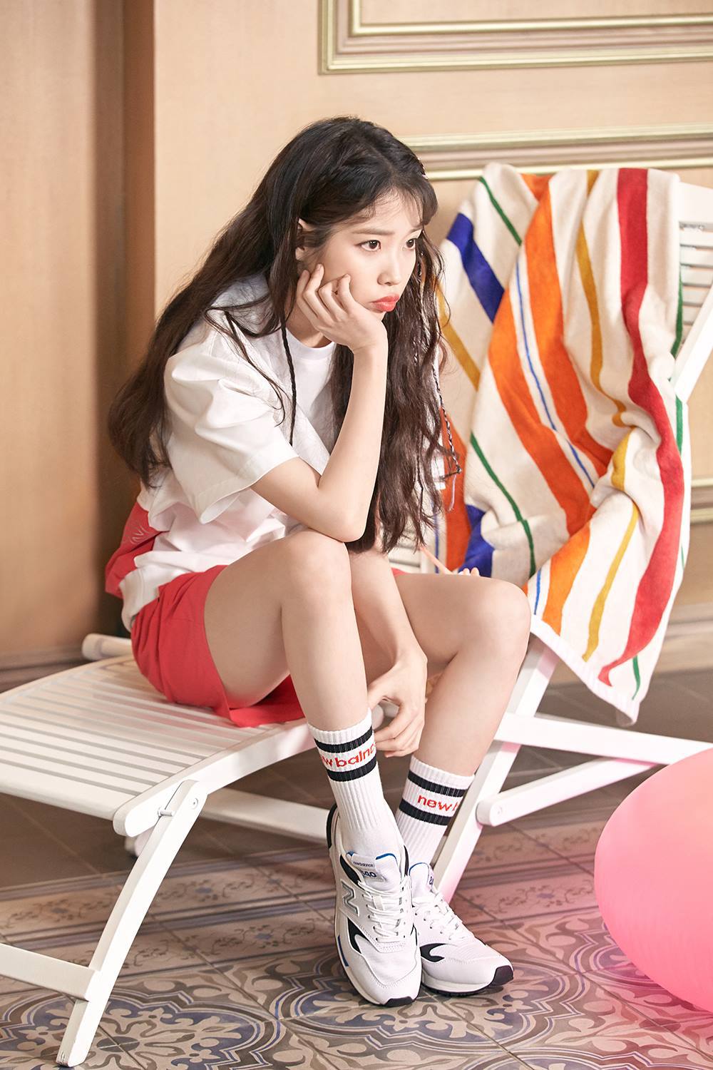  아이유 뉴발란스 라이프스타일 화보 사진들 모음