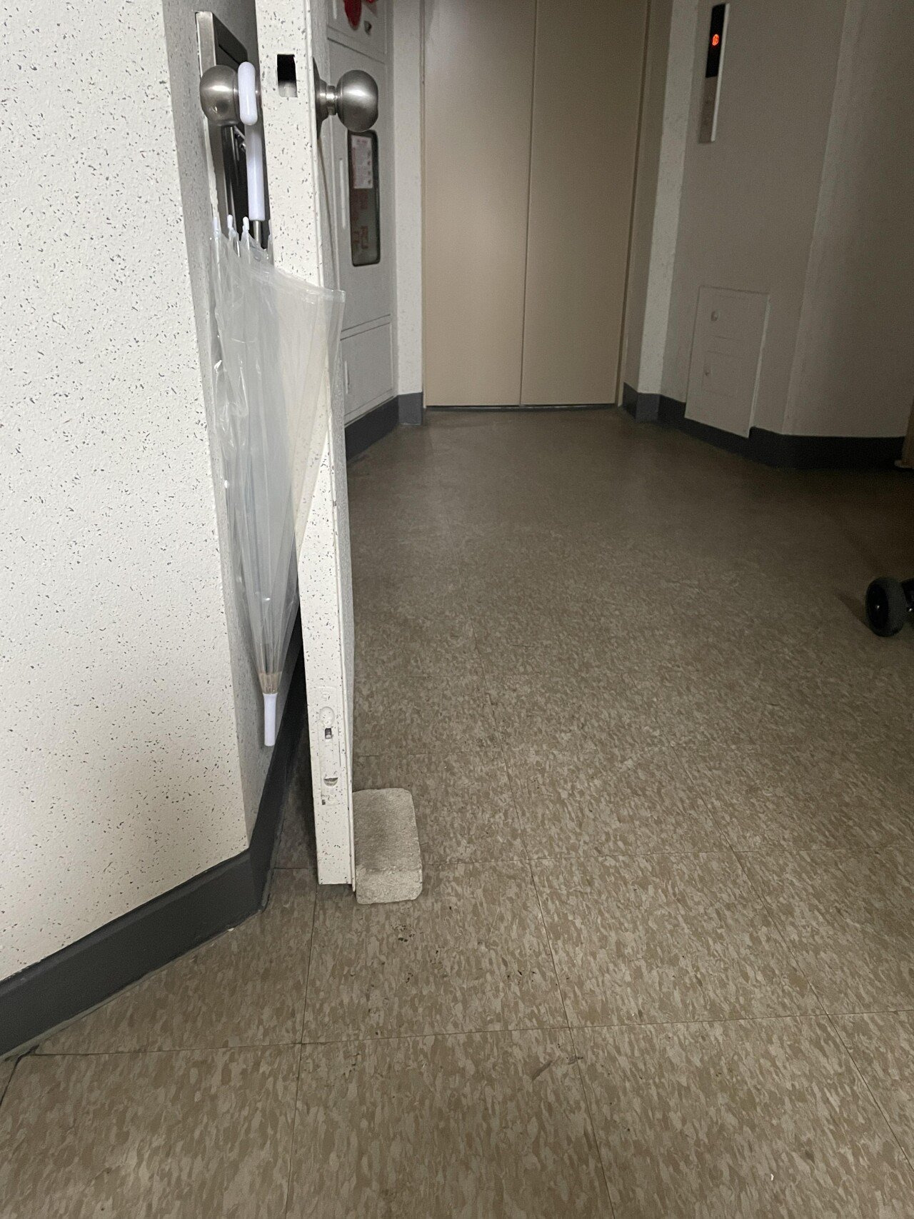 퇴사했는데 도와달래서 옴