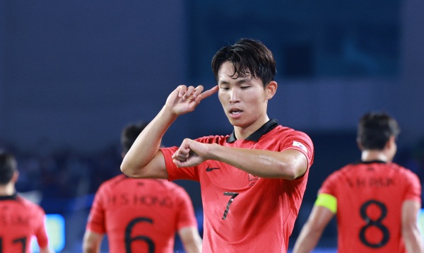  아시안 게임 한국 남자축구, 우즈벡 꺾고 3회 연속 결승행…일본과 격돌