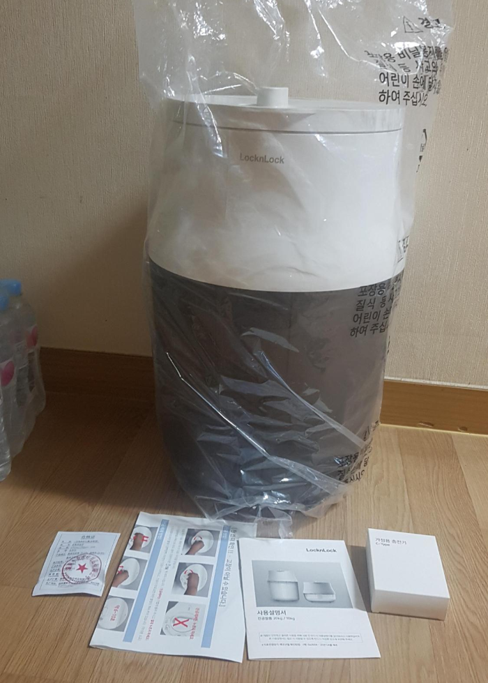  쌀벌레 걱정없는 락앤락 진공 쌀통 너무 좋아요.