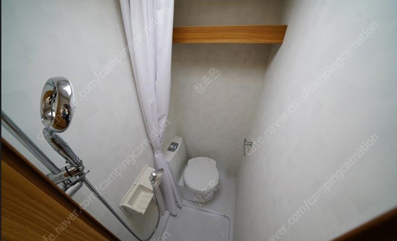 스위프트 프리덤fb 카라반 내부 화장실