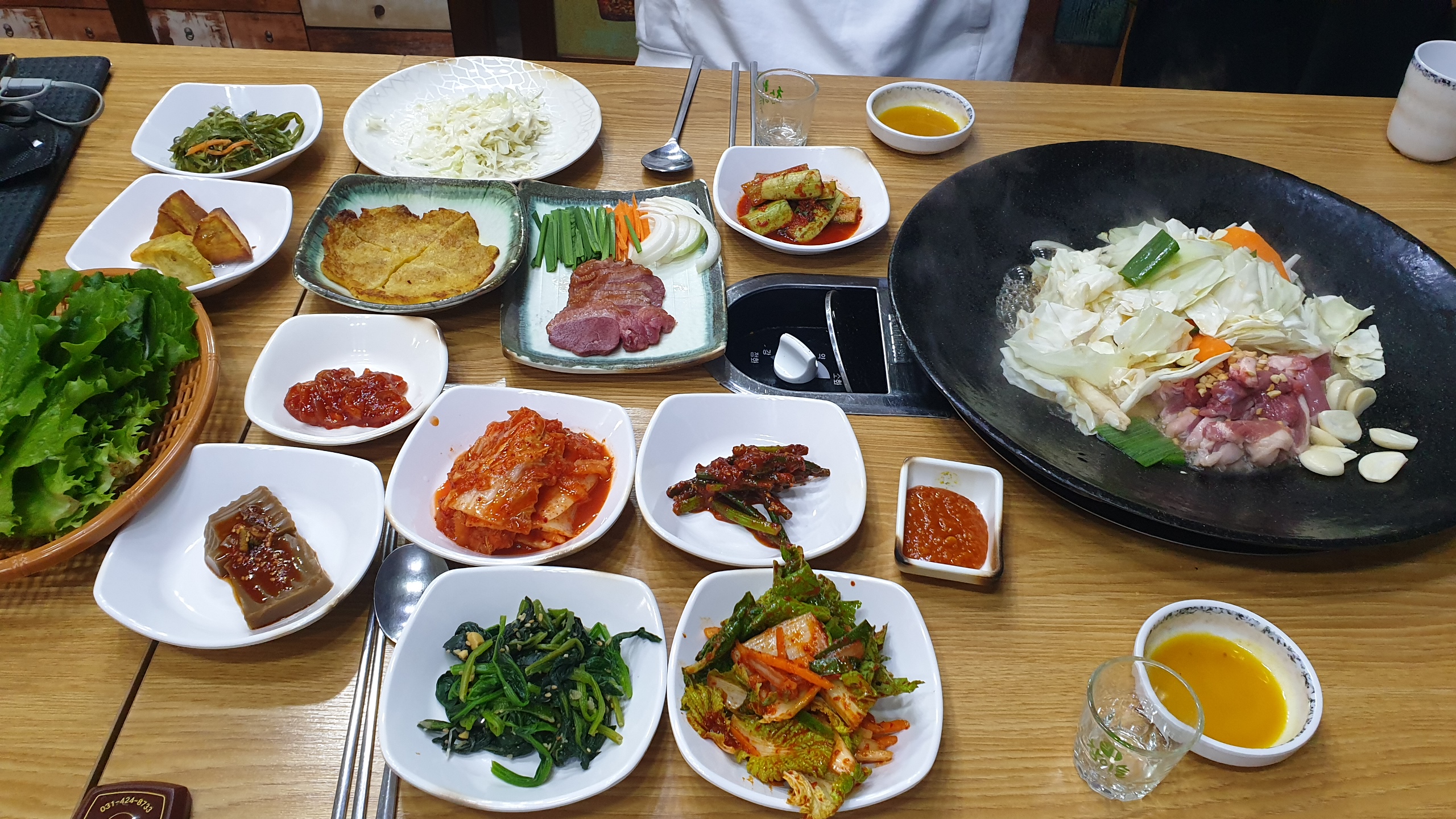  오리를 먹으러 갔더니 한정식이?! 신도안오리
