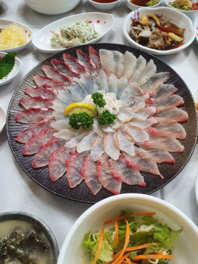 울산 정자해수욕장 근처 부산횟집 