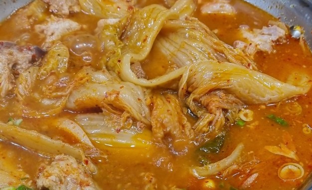 토요일은밥이좋아-김해-돼지갈비김치찌개