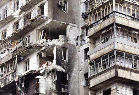 러시아에게 폭격받은 마리우폴 건물