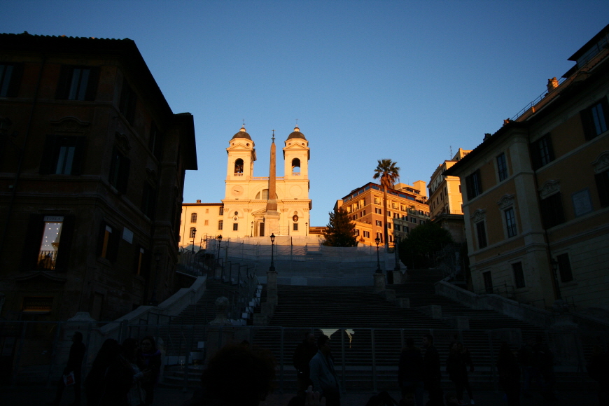 로마스페인광장-위의-삼위일체성당