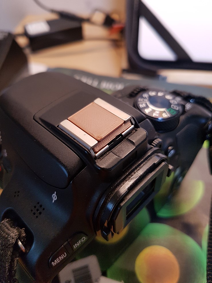  3D프린터로 만든 DSLR 핫슈커버
