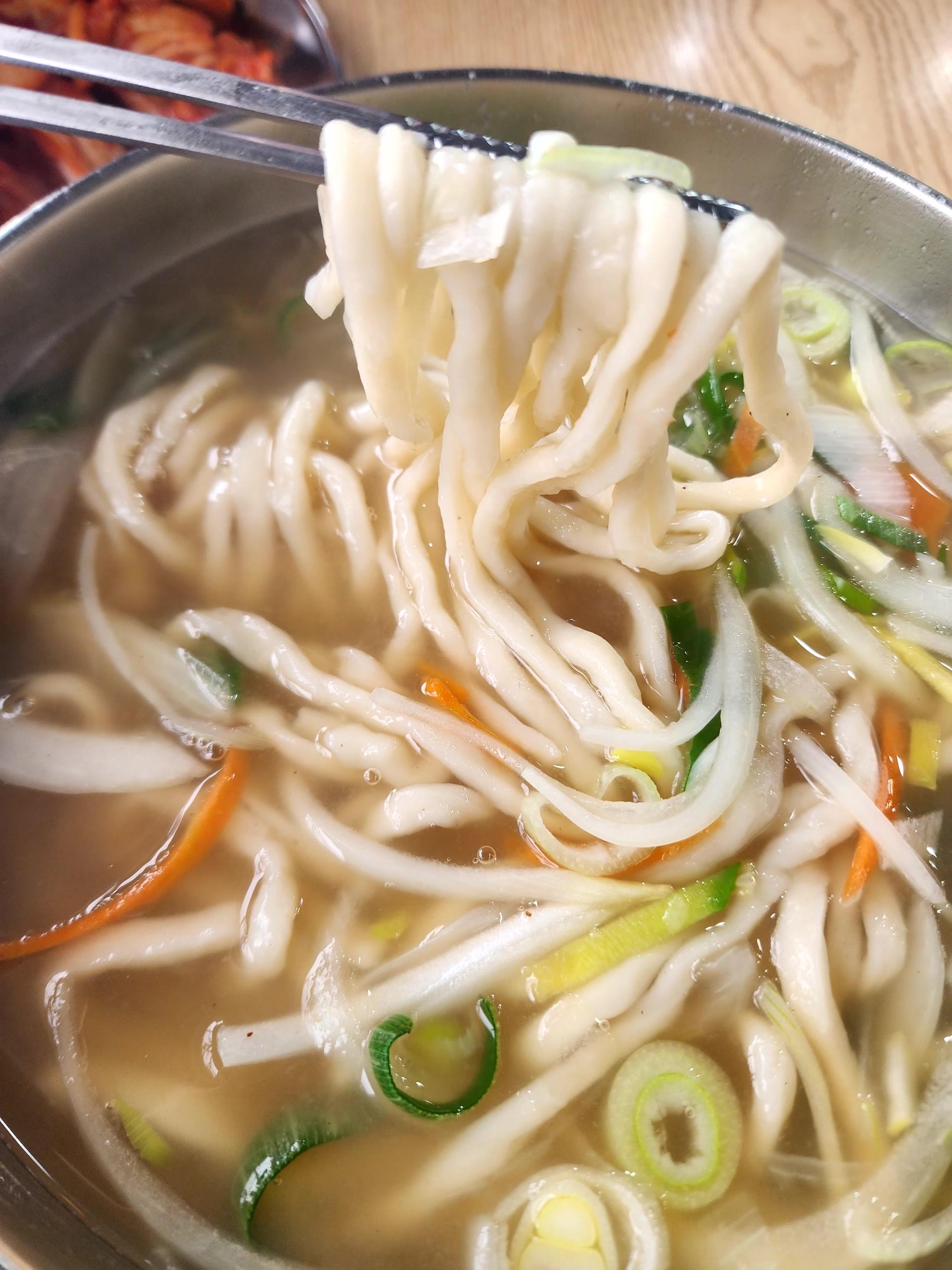  [ 수원 / 광교 맛집 ] 짧은 영업, 줄서서 먹는 블루리본 찐 맛집 칼국수 "홍남매 칼국수" (내돈내산)