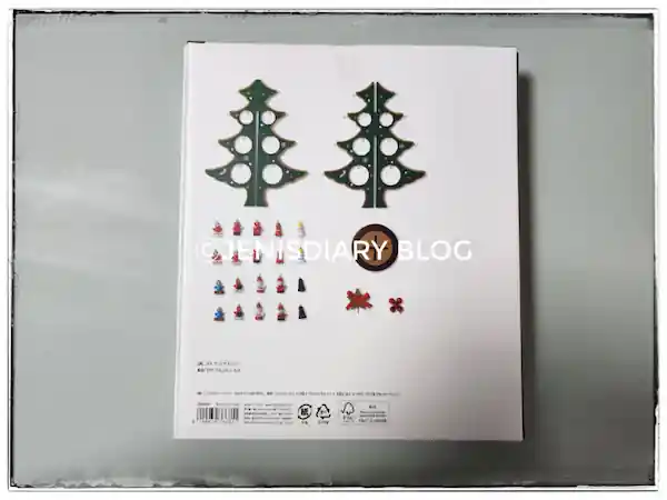 15&amp;#44;000원 DIY 크리스마스 트리 상자 앞 모습(트리의 완성된 모습을 보여주고 있음)