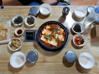 촌두부전골 돼지고기김치찌개 두부구이 