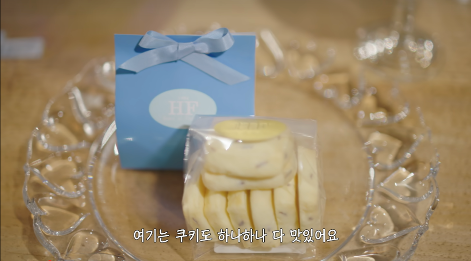 넷플릭스 예능: 고로상 Pick! 성시경도 반한 미친맛집 일본 최고의 탄탄면&amp;치즈케이크