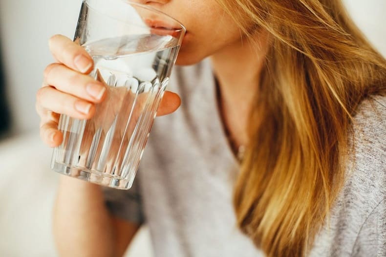 체내 수분 유지 8가지 쉬운 방법 8 Easy Ways to Stay Hydrated&#44; According to a Celebrity Nutritionist