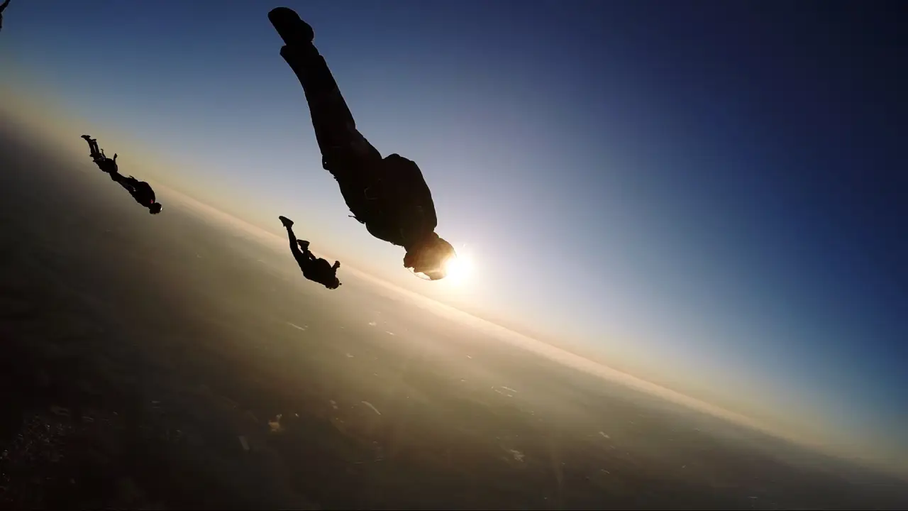 스카이다이빙 (Skydiving)