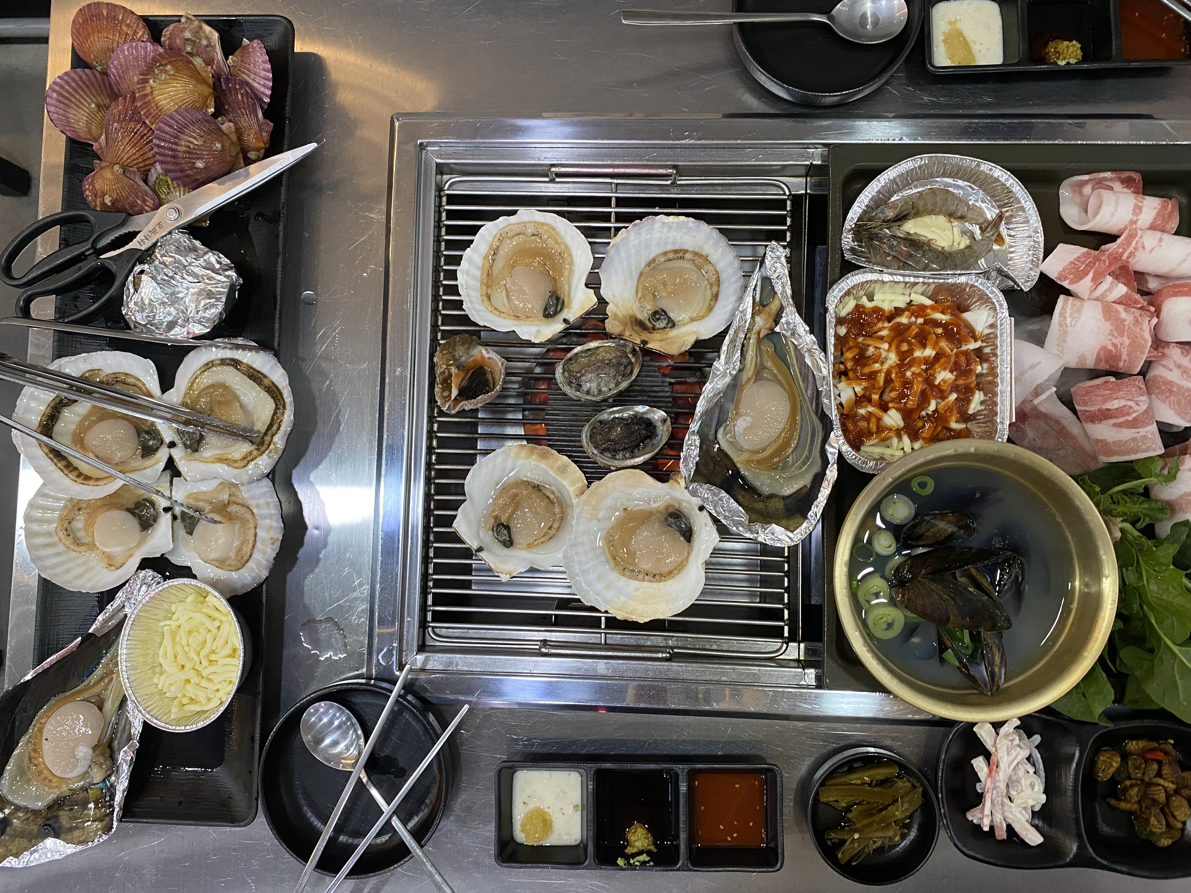  남해 현지인 추천 맛집 조개 까묵고 삼겹살 꾸묵고 남해맛집 남해조개구이 남해삼겹살 남해해물맛집