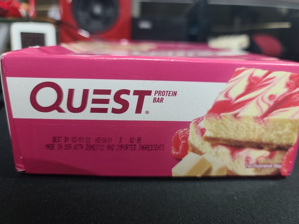 구입한 저녁식사 대신 탄박질 공급 퀘스트 프로틴바 화이트 초콜릿 라즈베리 25