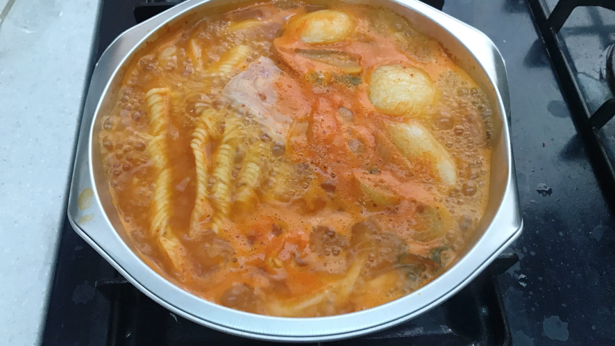 용기째 바로 끓이는 모둠햄 부대찌개