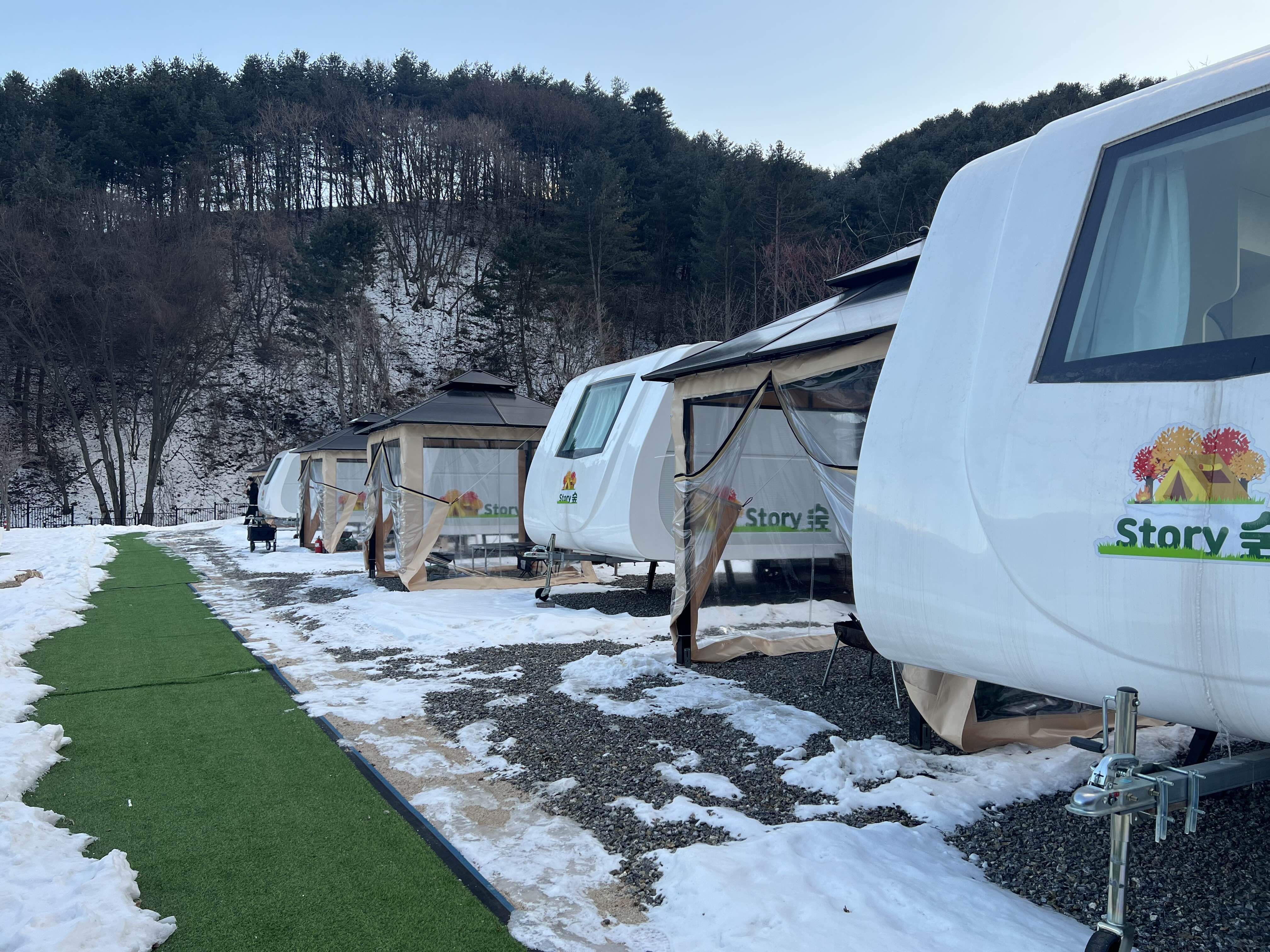 스토리숲 카라반과 바베큐장