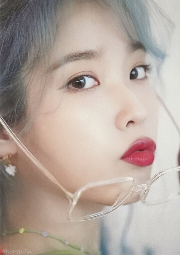  헤어 메이크업 완벽했던 아이유 화보