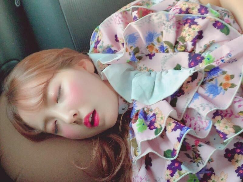  잠자는 미카미 유아